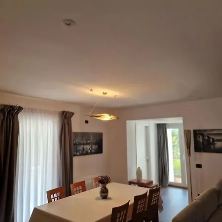 Pearl Adriatic Coast Apartment *