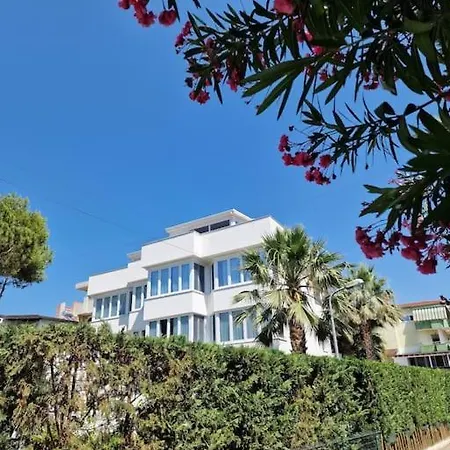 Pearl Adriatic Coast Apartment *